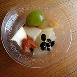 白キクラゲと黒豆茶ガラの梅干しと果物寄せ